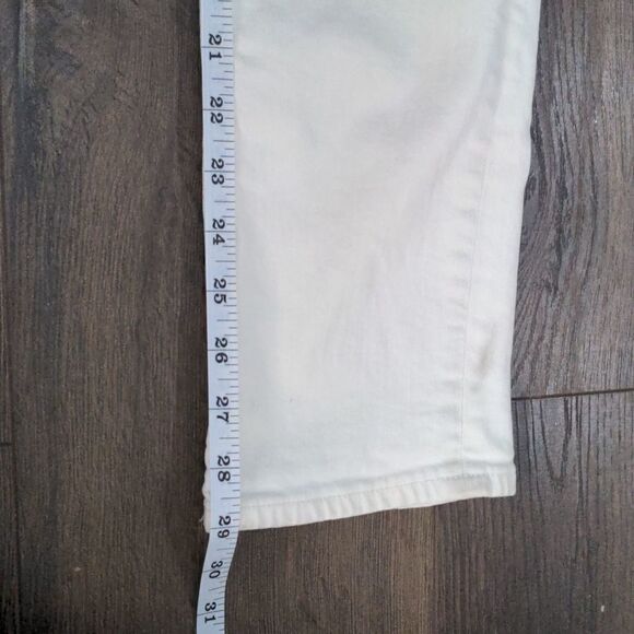 Vigoss the Thompson Tomboy Distressed White Jeans - Picture 10 of 13